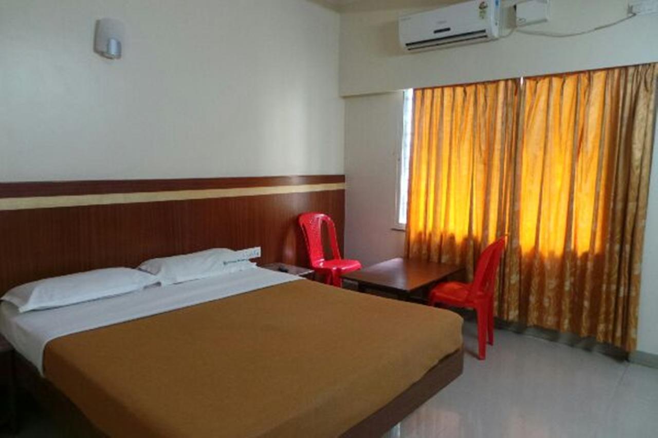 Mlc Gateway Deluxe Inn Bangalore Exteriör bild