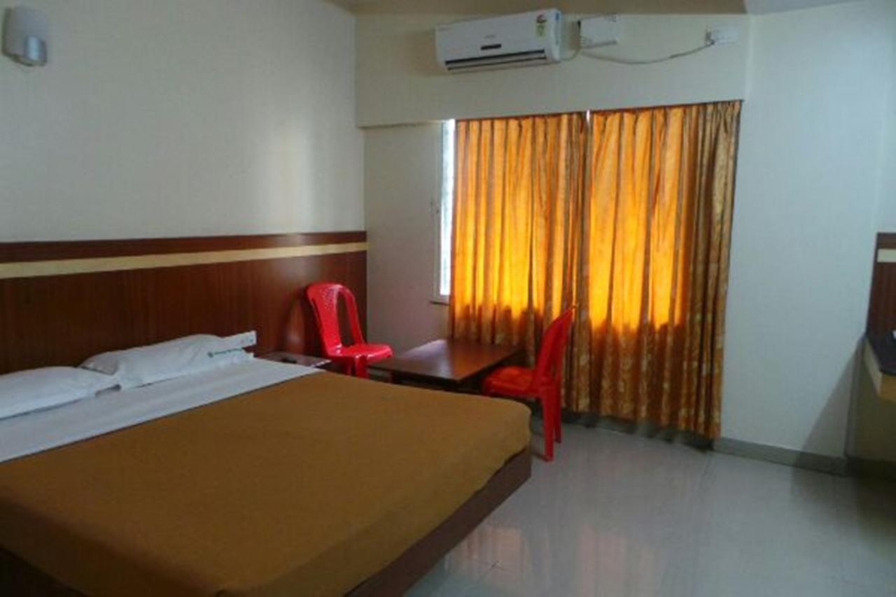 Mlc Gateway Deluxe Inn Bangalore Exteriör bild
