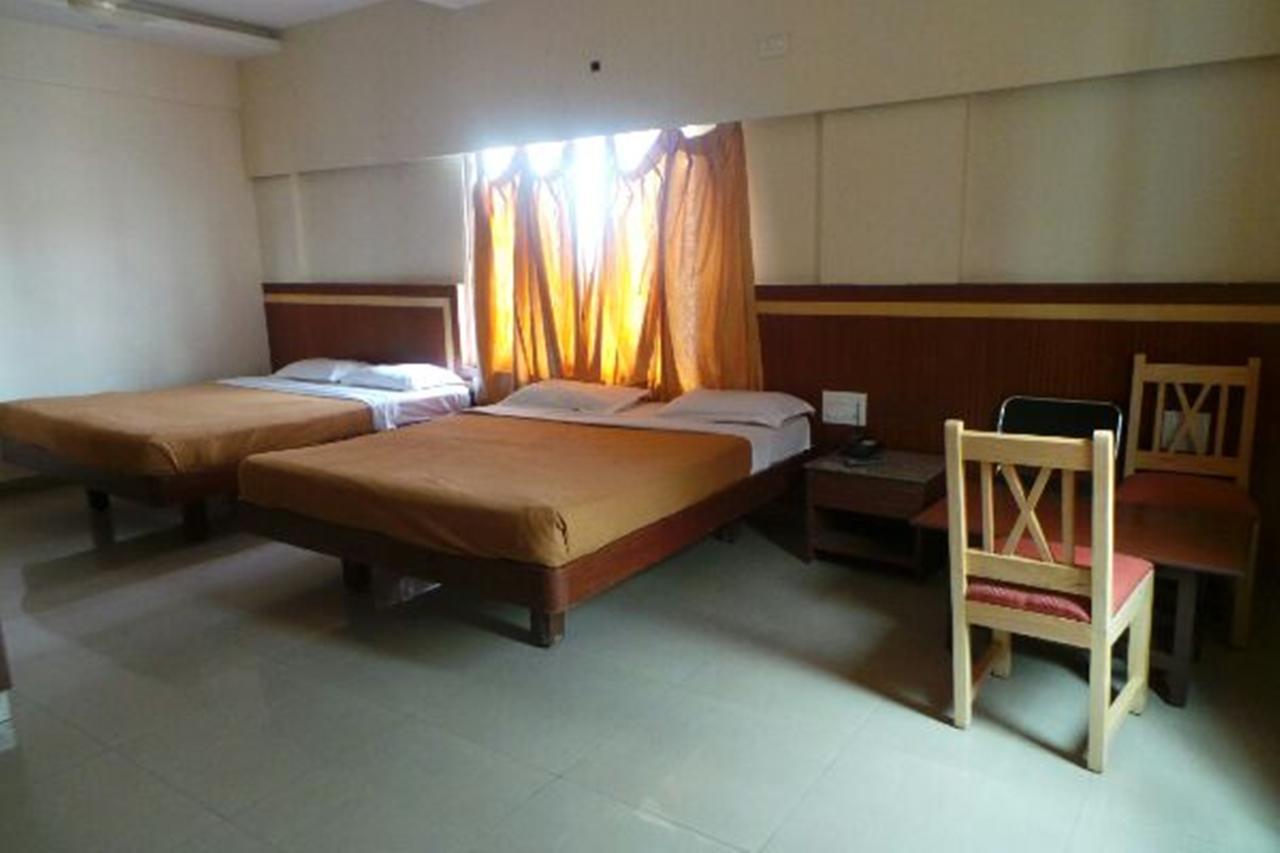 Mlc Gateway Deluxe Inn Bangalore Exteriör bild