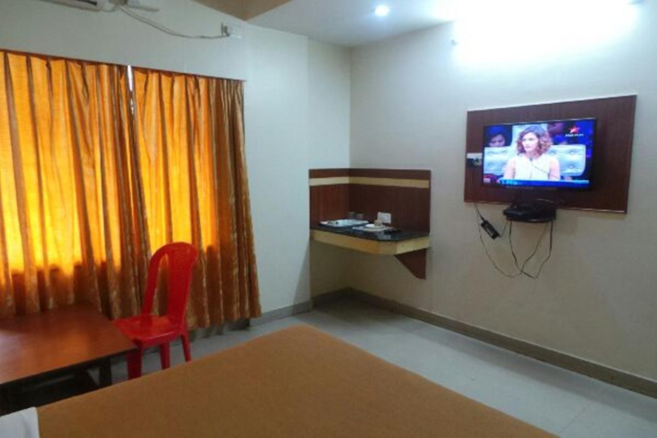 Mlc Gateway Deluxe Inn Bangalore Exteriör bild