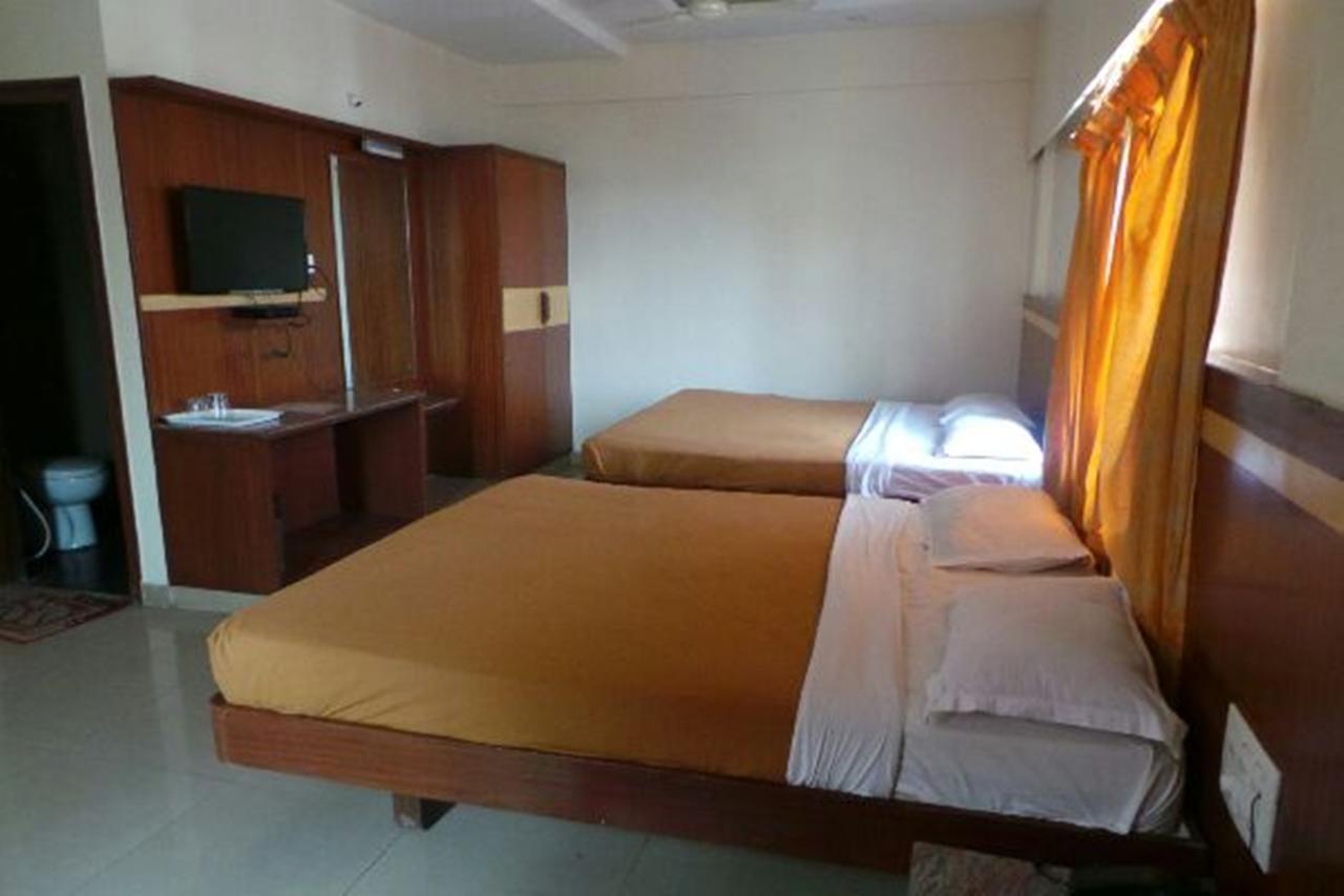 Mlc Gateway Deluxe Inn Bangalore Exteriör bild