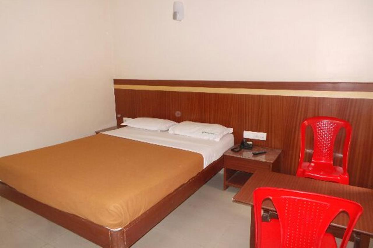 Mlc Gateway Deluxe Inn Bangalore Exteriör bild