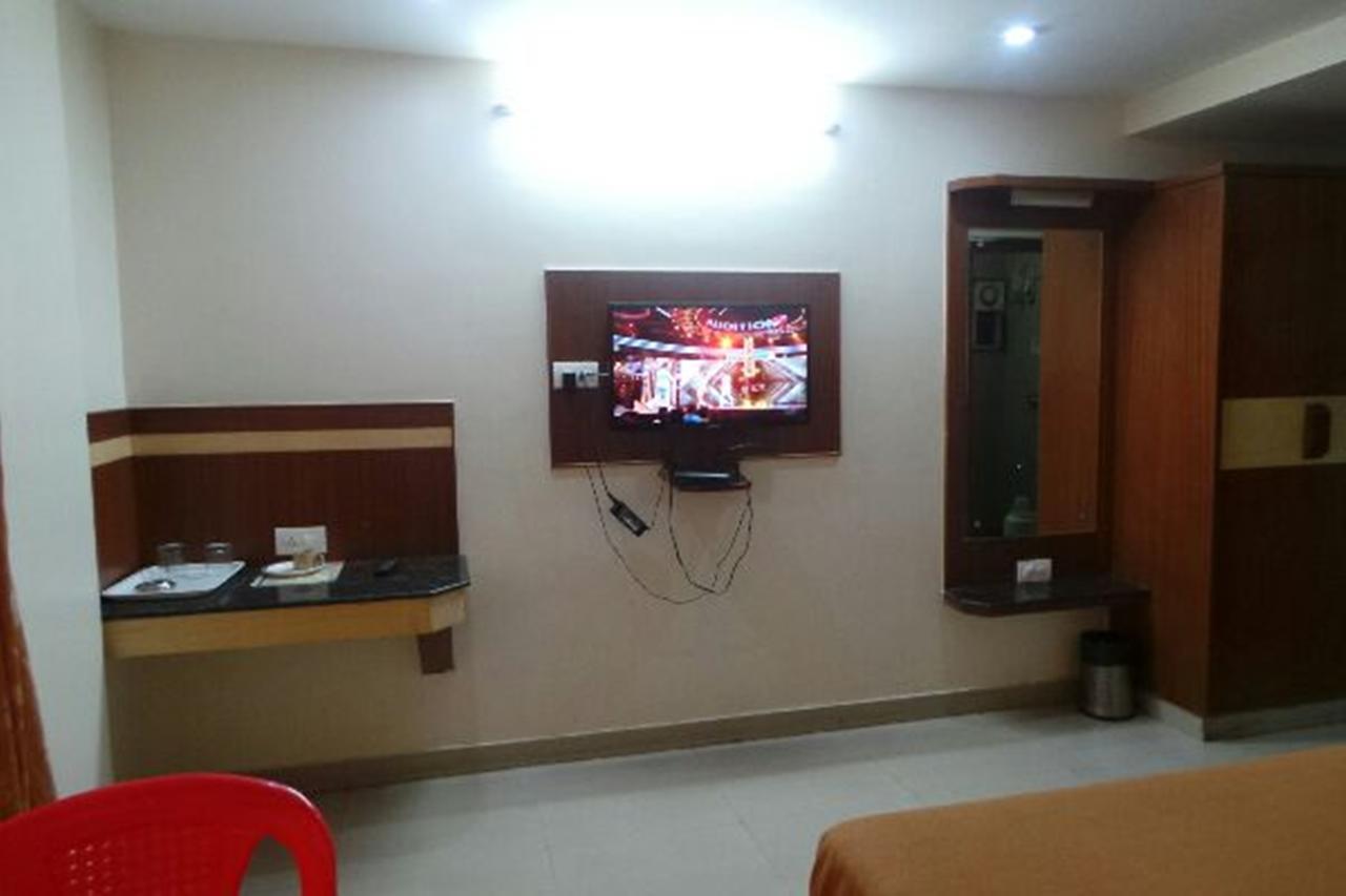 Mlc Gateway Deluxe Inn Bangalore Exteriör bild