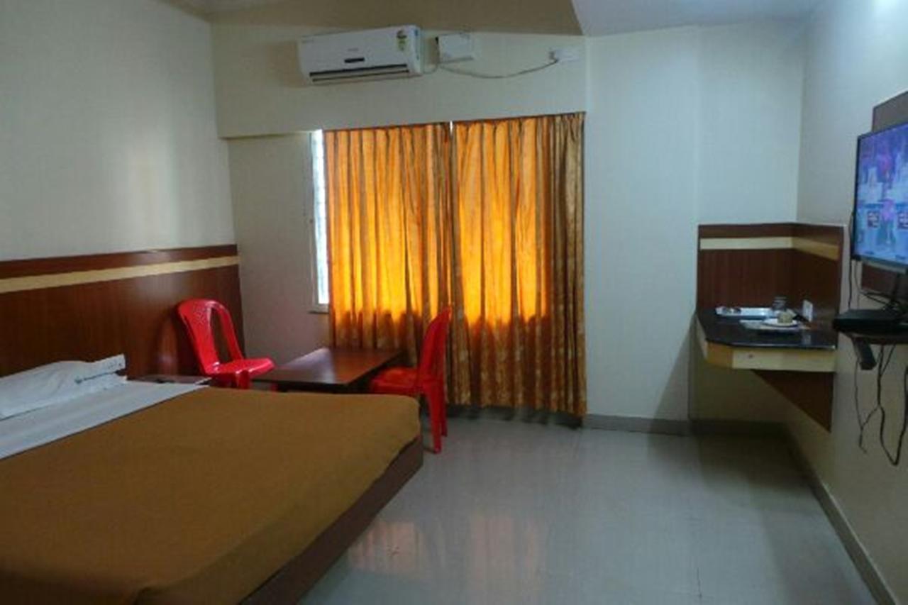 Mlc Gateway Deluxe Inn Bangalore Exteriör bild