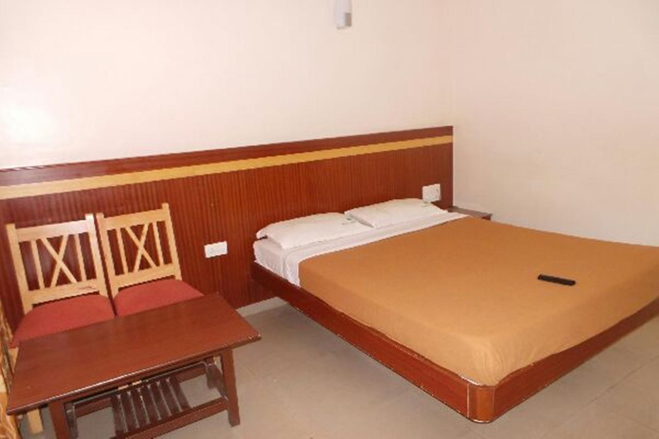 Mlc Gateway Deluxe Inn Bangalore Exteriör bild